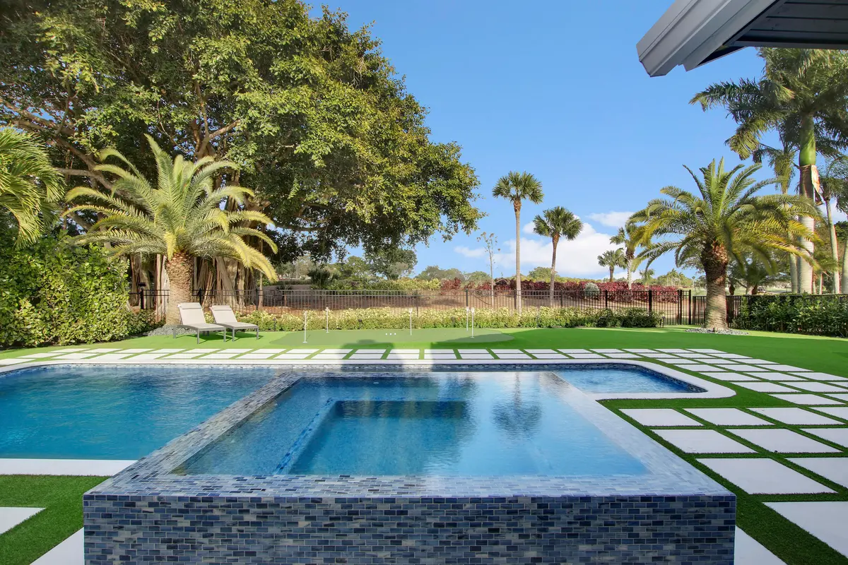 10720 spa at 10720 Ave Of The Pga, Palm Beach Gardens