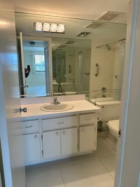 108 Master Bath at 1208 Marine Way 108, North Palm Beach