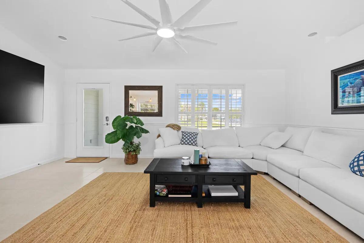 5064 SE Horseshoe Pt-020 at 5064 SE Horseshoe Point Road, Stuart