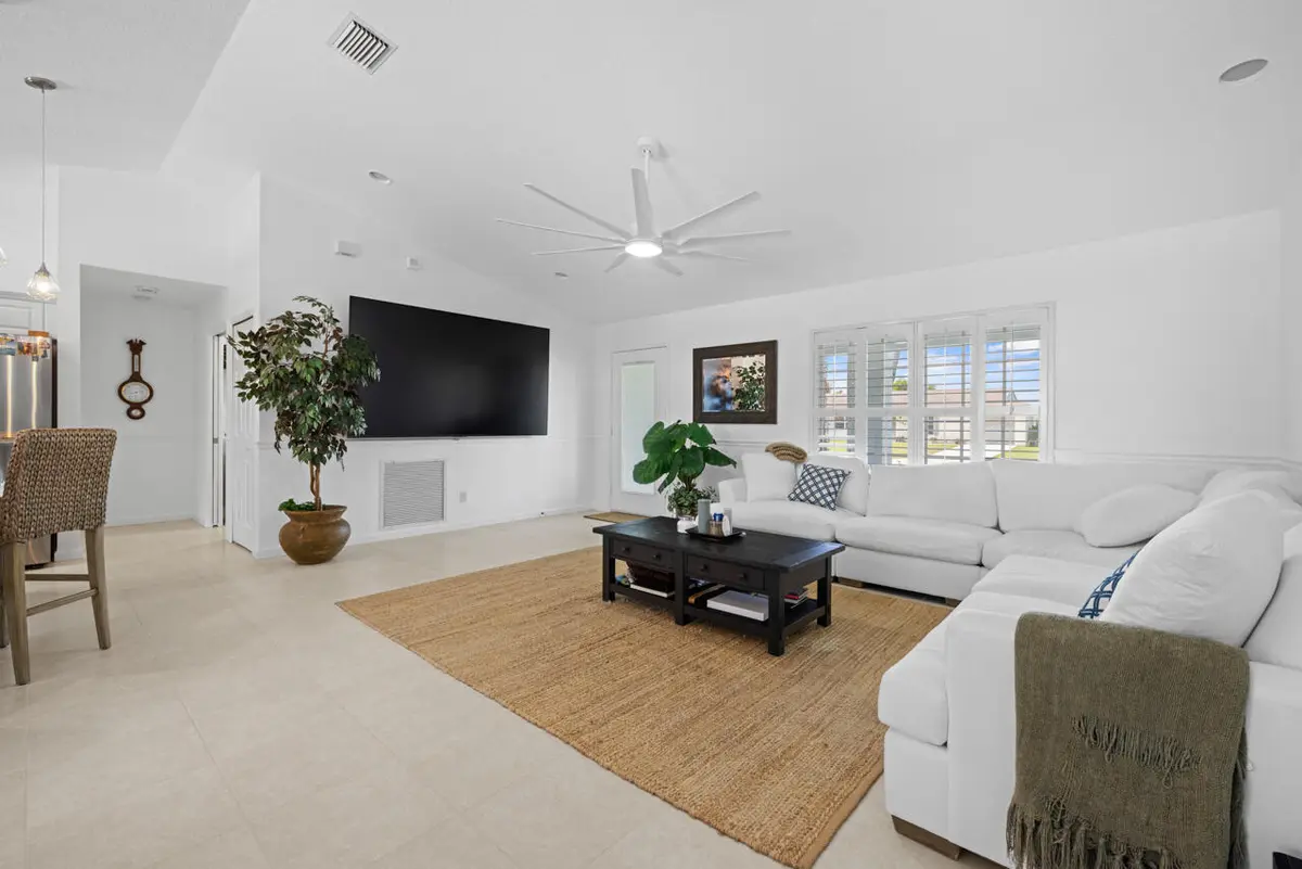 5064 SE Horseshoe Pt-021 at 5064 SE Horseshoe Point Road, Stuart