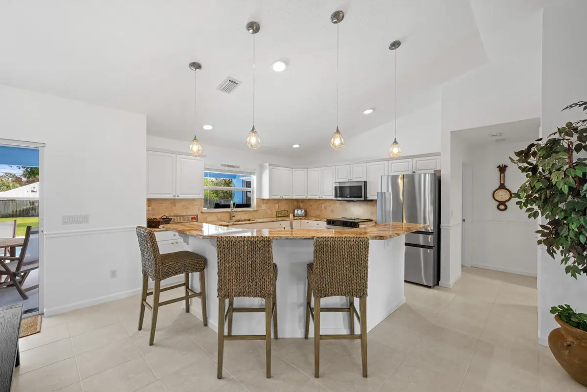 5064 SE Horseshoe Pt-023 at 5064 SE Horseshoe Point Road, Stuart