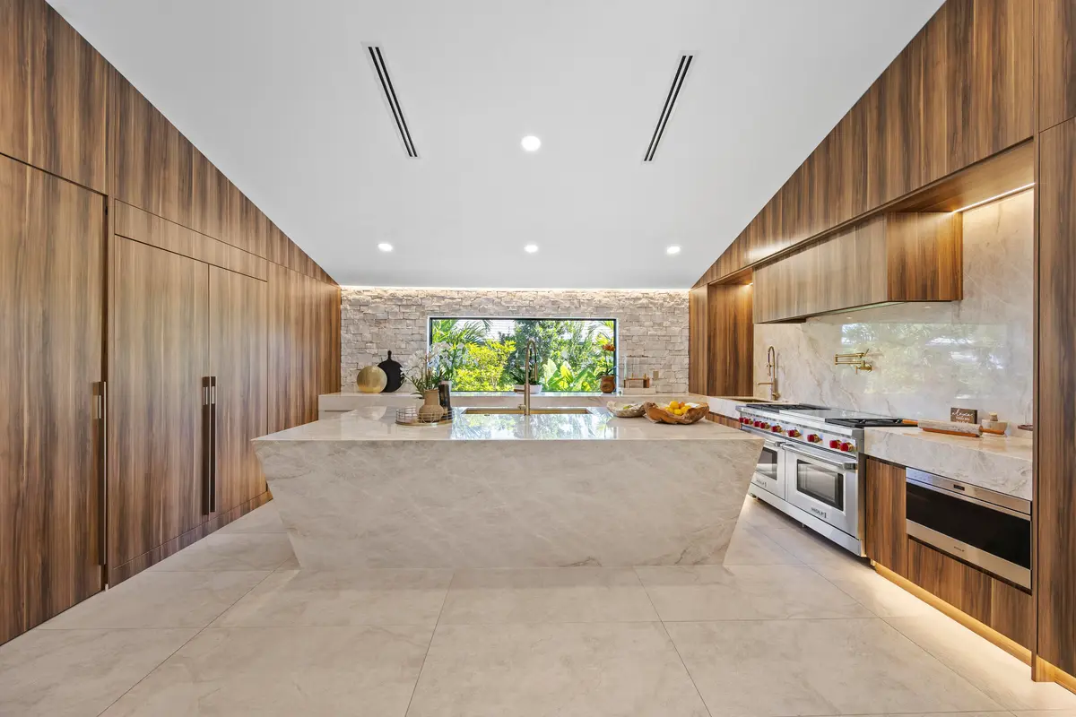 453A3140 at 10290 Silver Lake Drive, Boca Raton
