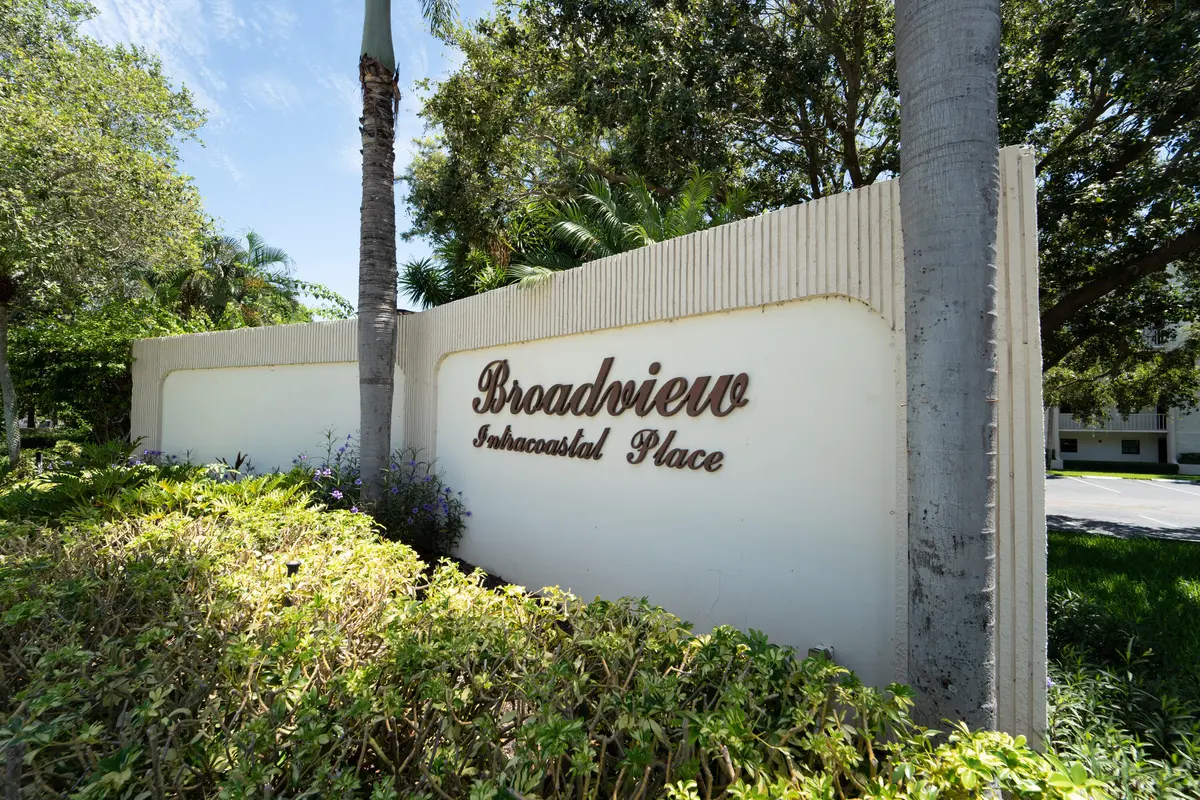 100 Intracoustal 108-36 at 100 Intracoastal Place 205, Jupiter