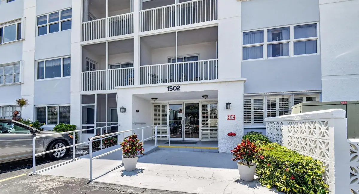 2-web-or-mls-DSC_6519 at 1502 S Lakeside Drive 214, Lake Worth Beach