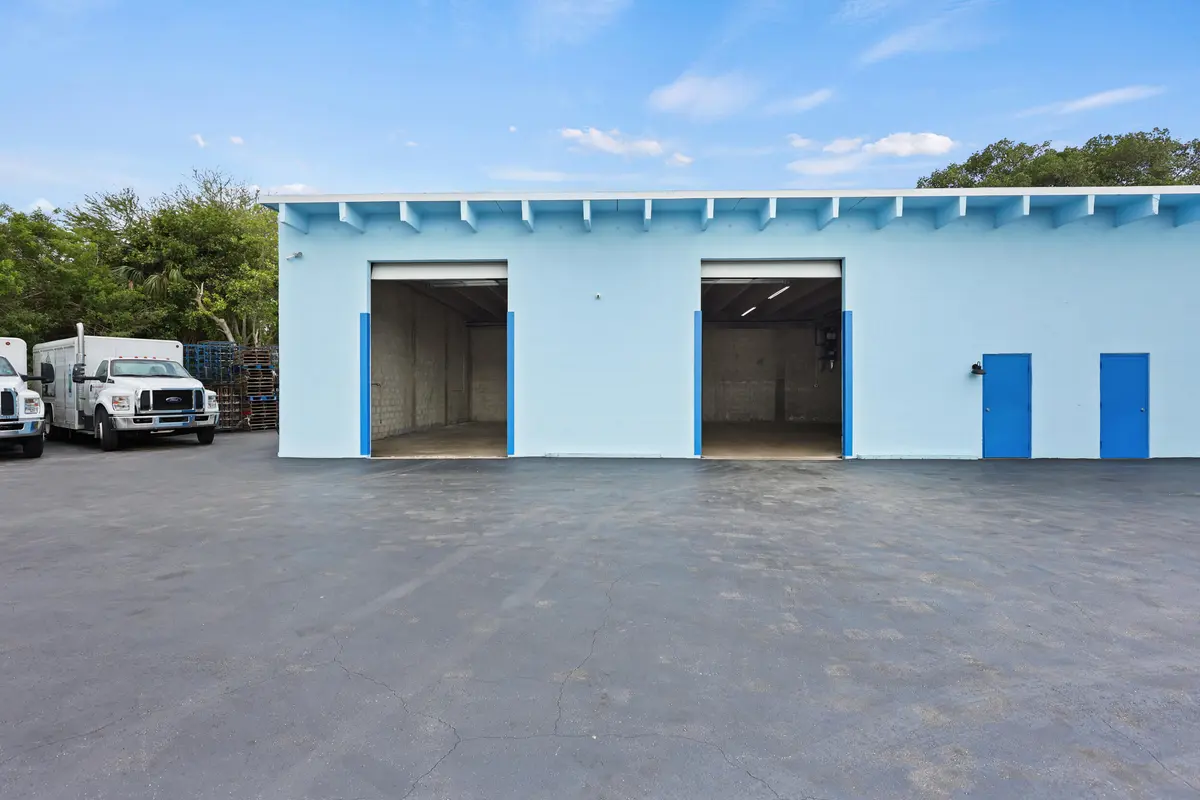 453a9194 at 2605 Kelly Lane, Lake Worth Beach