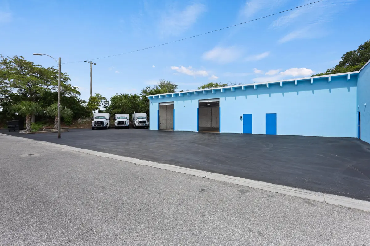 453a9239 at 2605 Kelly Lane, Lake Worth Beach