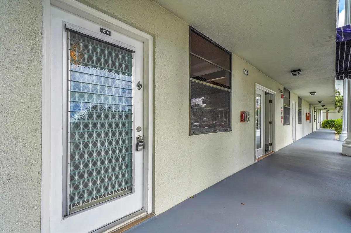 Photo 4 at 1713 Whitehall Drive 103, Davie