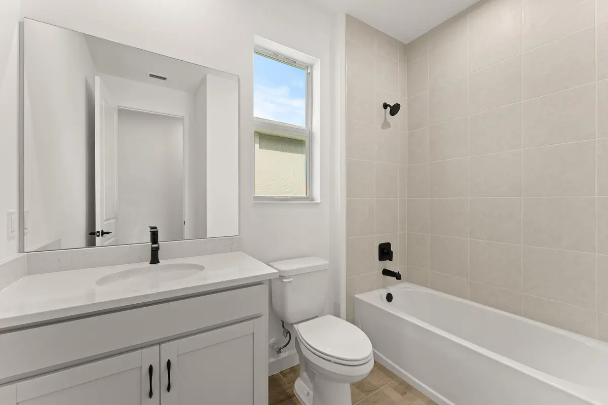 US_SEF_SAGE ELITE__LOT 330_BATH 2 at 10032 SW Carnelian Street, Port St. Lucie