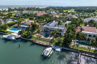 6879 SE South Marina Way, Stuart – Single Family Residence for rent