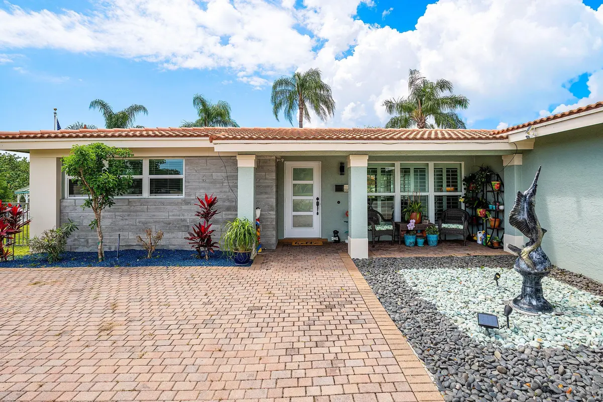 004-598WestPalmettoParkRoad-BocaRaton-FL at 598 W Palmetto Park Road, Boca Raton