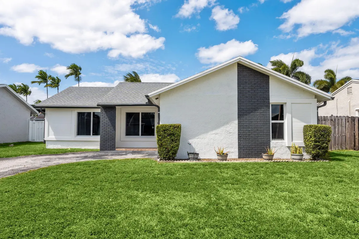 Front of House at 11831 NW 38th Place, Sunrise
