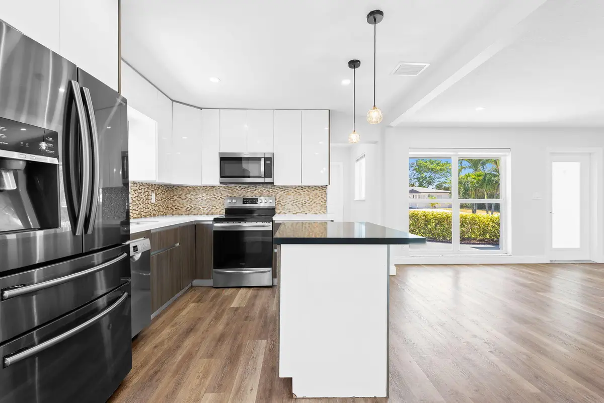 7-web-or-mls-_BWP0213 at 4751 NE 2nd Avenue, Oakland Park