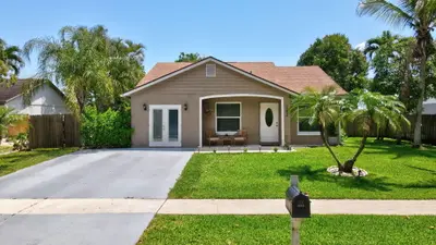 1392 Thornridge Lane, Royal Palm Beach – sold