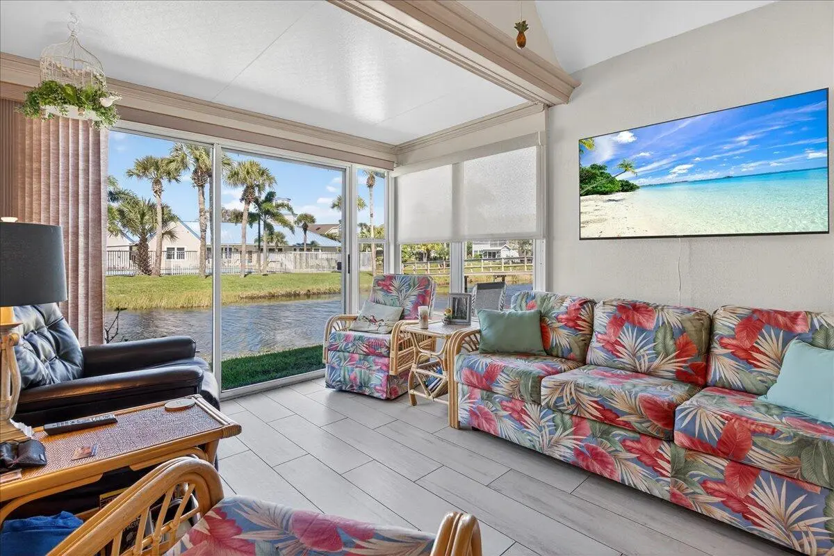 Lakeside Family Room at 1827 Aynsley Way 4, Vero Beach