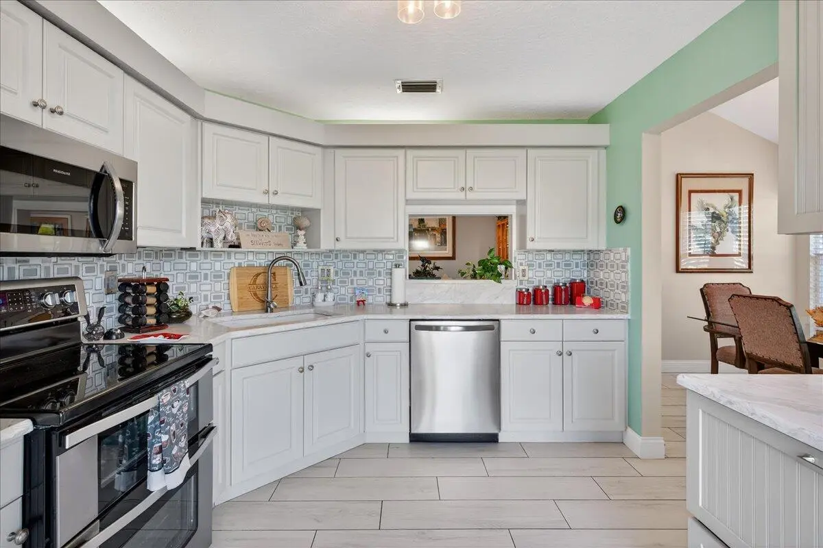Kitchen at 1827 Aynsley Way 4, Vero Beach