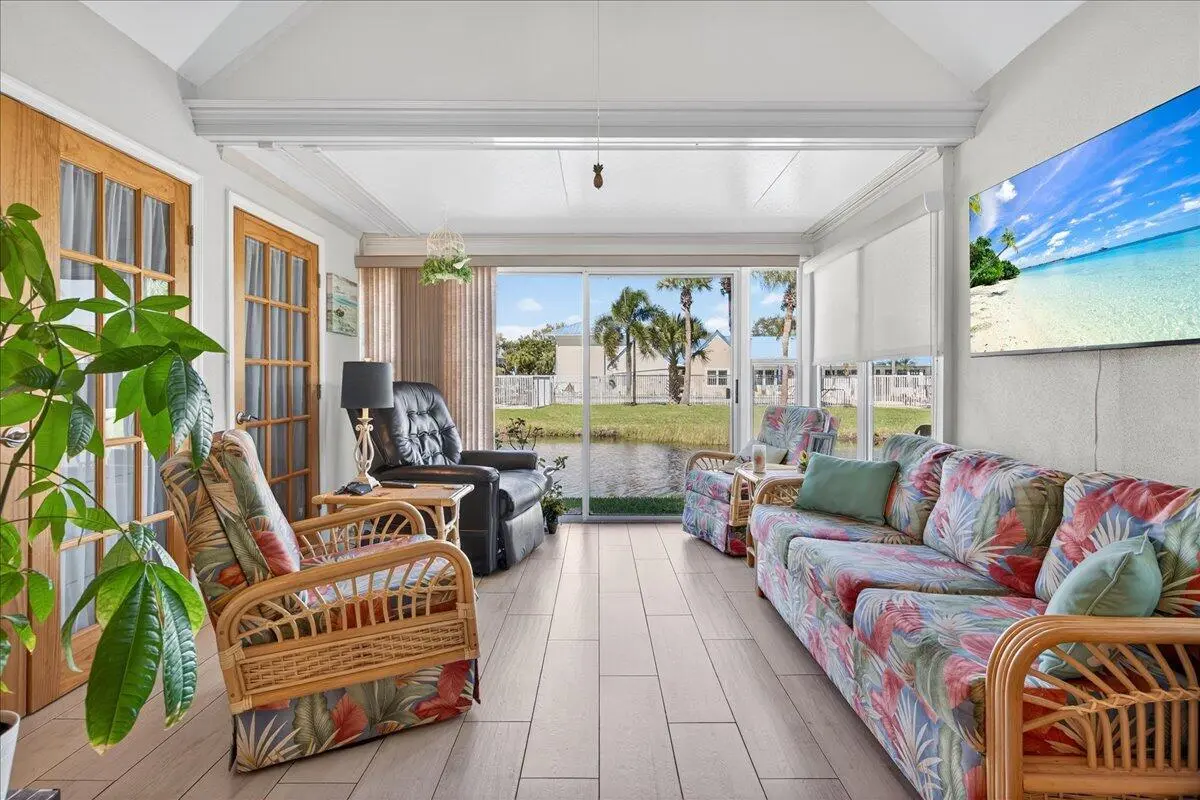 Family Room to Lake at 1827 Aynsley Way 4, Vero Beach