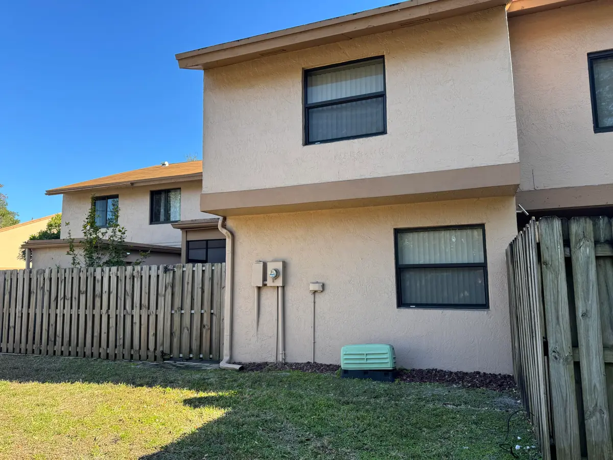 IMG_2265 at 31 Chestnut Circle, Cooper City