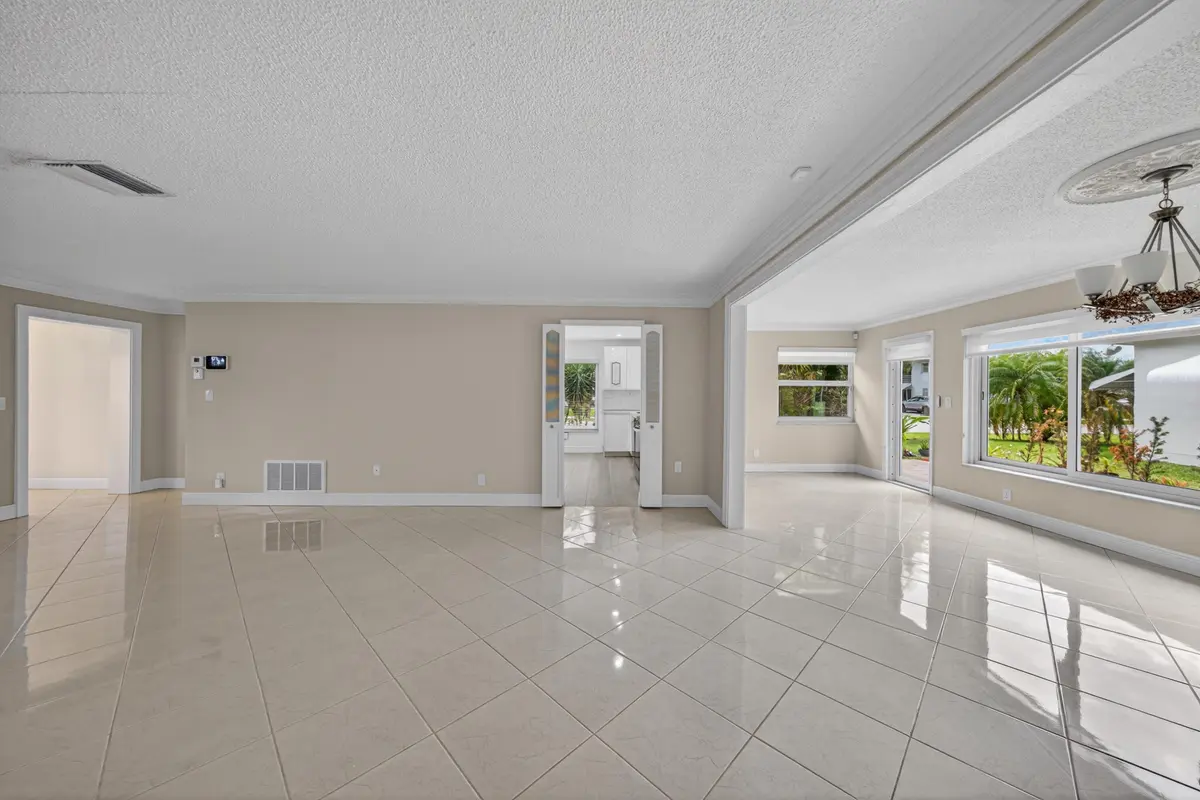 cowen-16 at 391 Leisure Boulevard, Pompano Beach