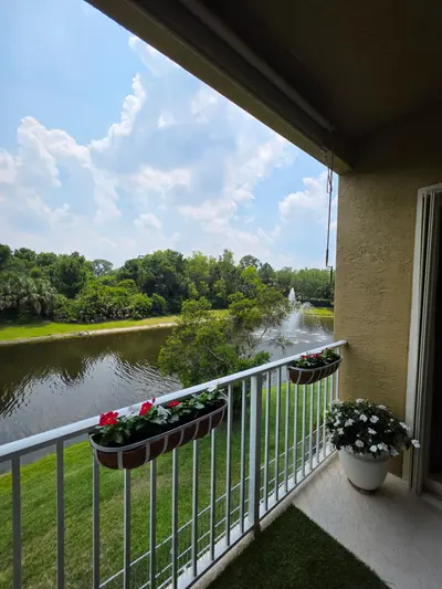 1560 SE Hampshire Way 204, Stuart – Condominium for sale