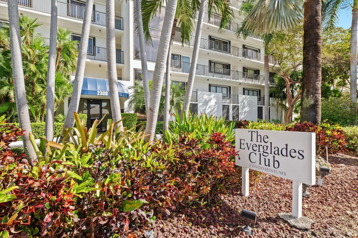 Photo 2 at 2300 NE 33rd Avenue 502, Fort Lauderdale