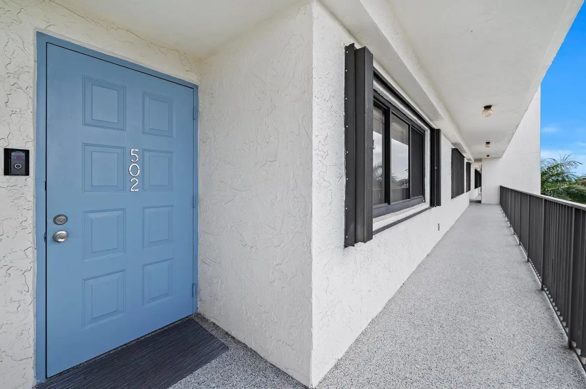 Photo 3 at 2300 NE 33rd Avenue 502, Fort Lauderdale