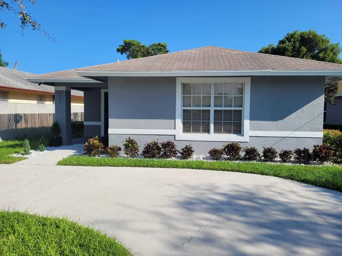 520 SOUTH FRONT AREA at 520 N Southridge Road, Delray Beach