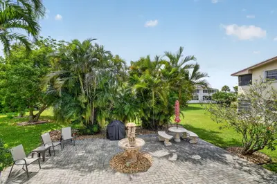 99 Bedford D, West Palm Beach – sold