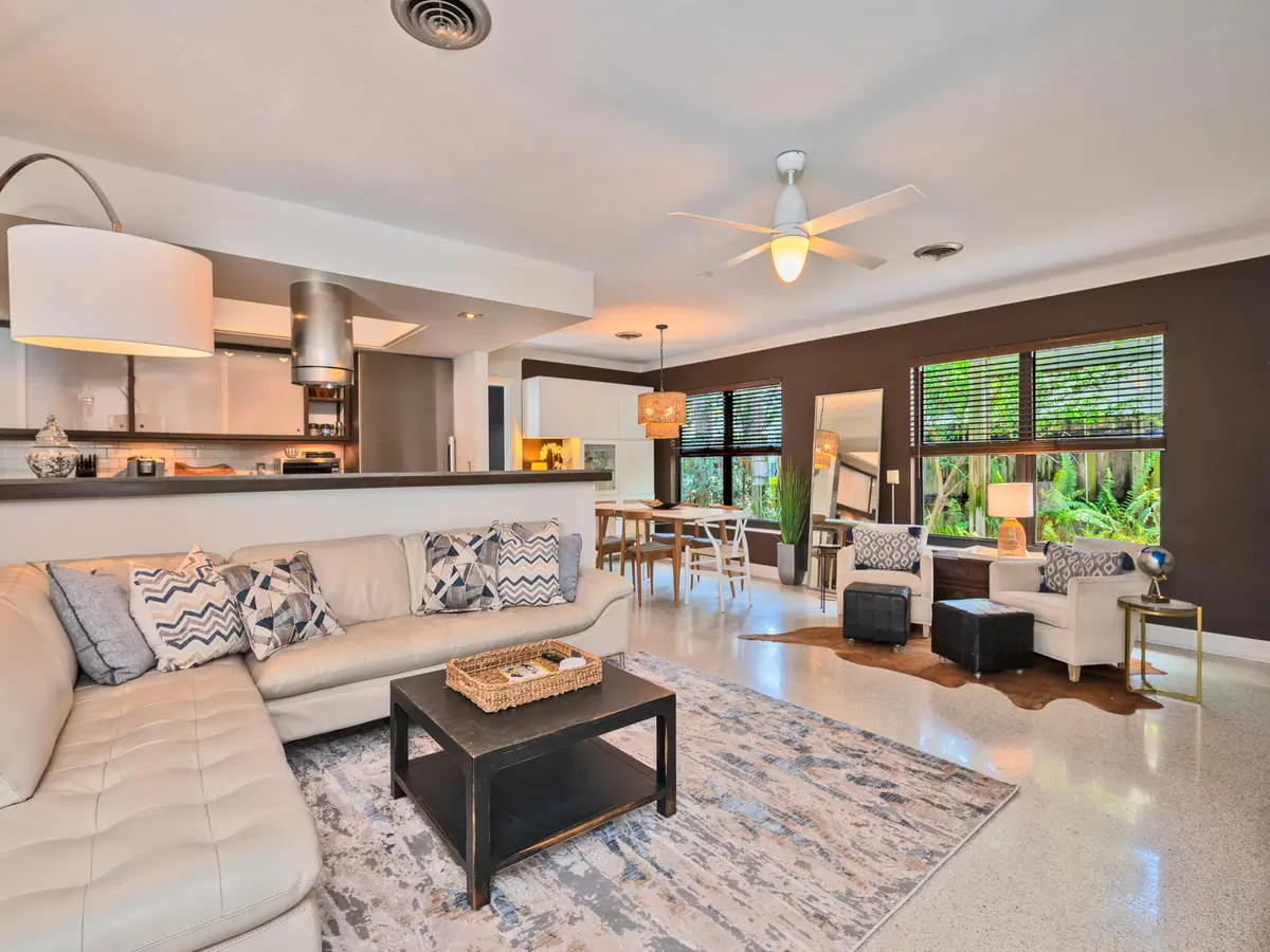9-9 at 3220 S Olive Avenue, West Palm Beach