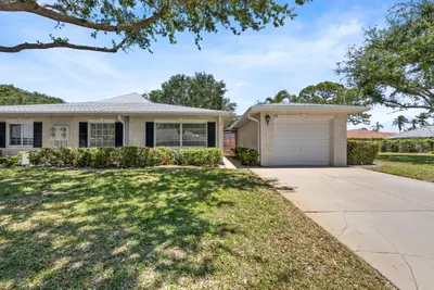 10168 43rd Trail 318, Boynton Beach – sold