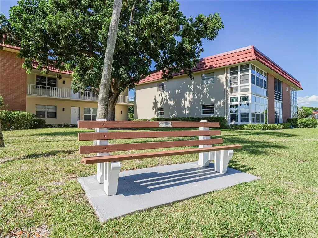 28 Pine Arbor Lane 101, Vero Beach, FL – photo 4