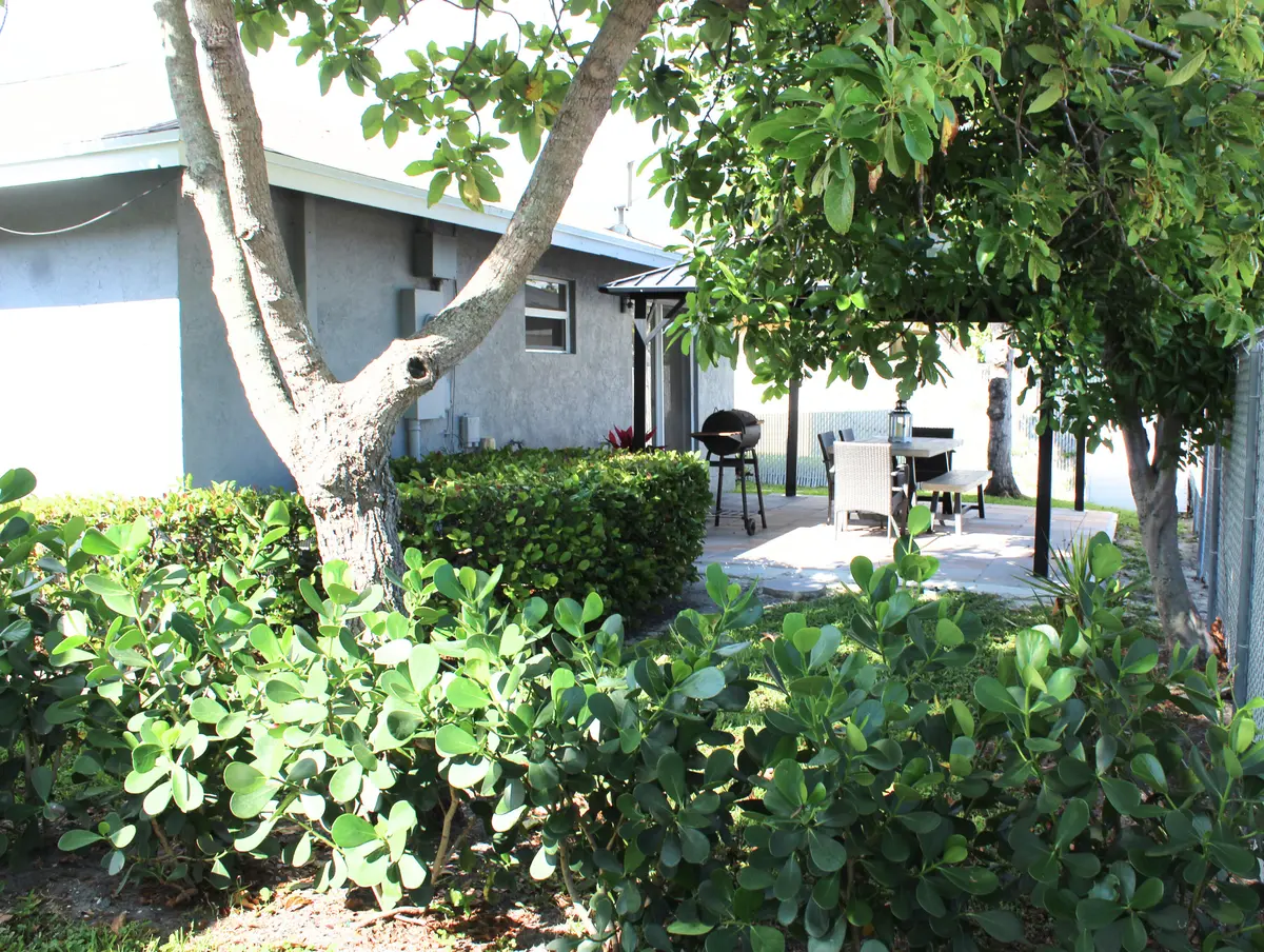 520 backyard7 at 520 N Southridge Road, Delray Beach