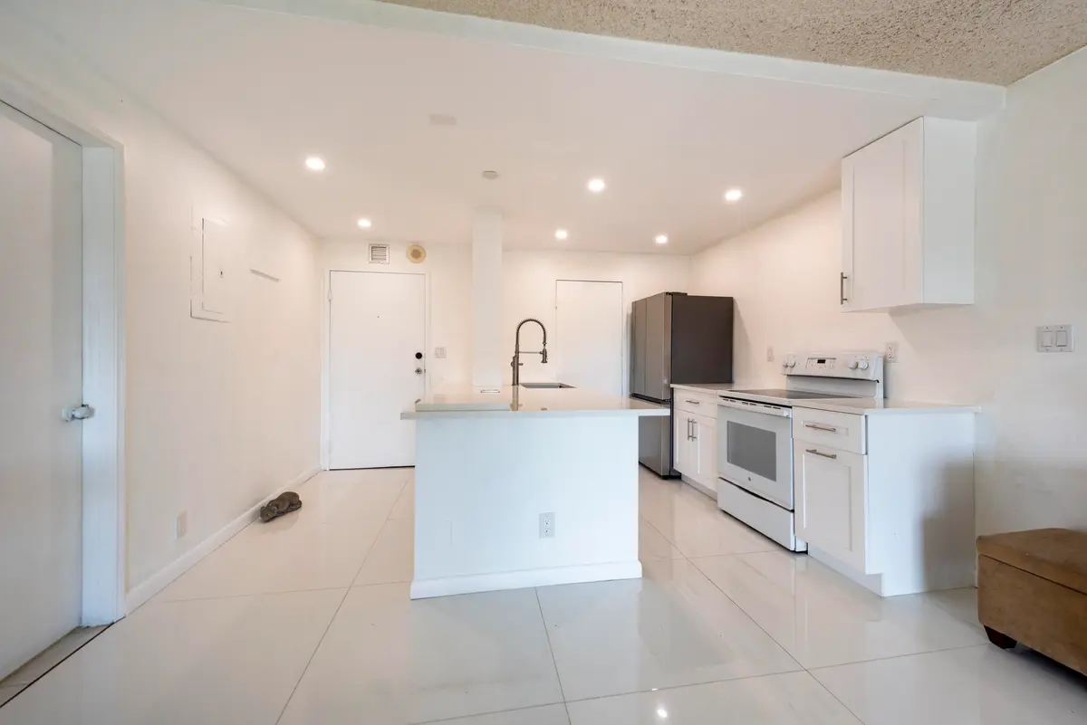 _DSC1622 at 900 NE 18th Avenue 408, Fort Lauderdale