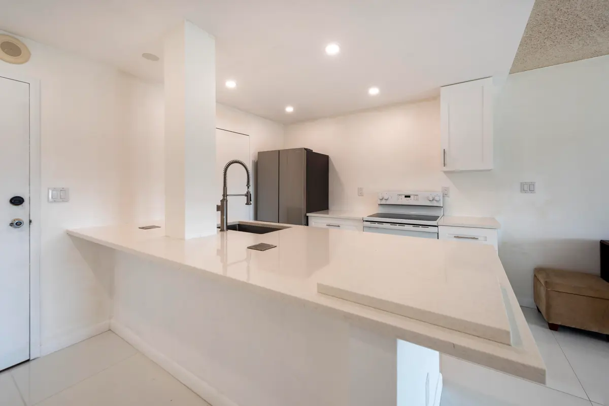 _DSC1624 at 900 NE 18th Avenue 408, Fort Lauderdale