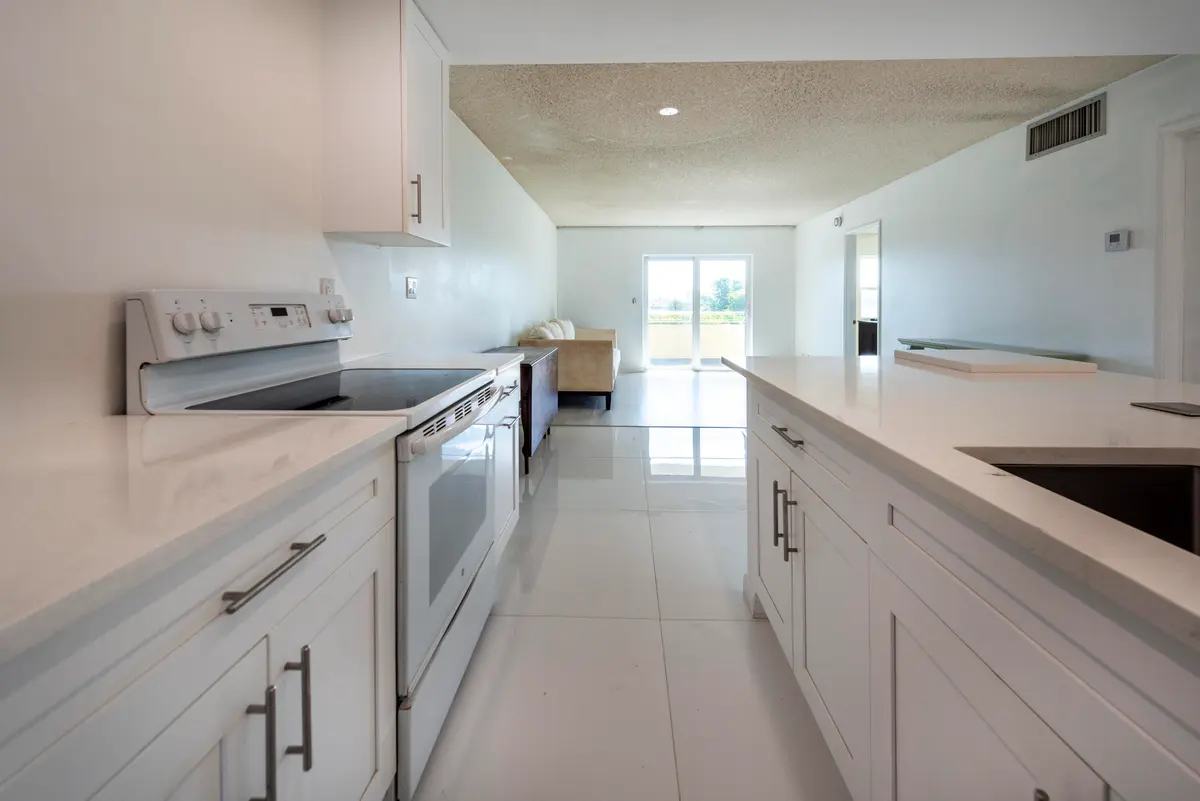 _DSC1626 at 900 NE 18th Avenue 408, Fort Lauderdale