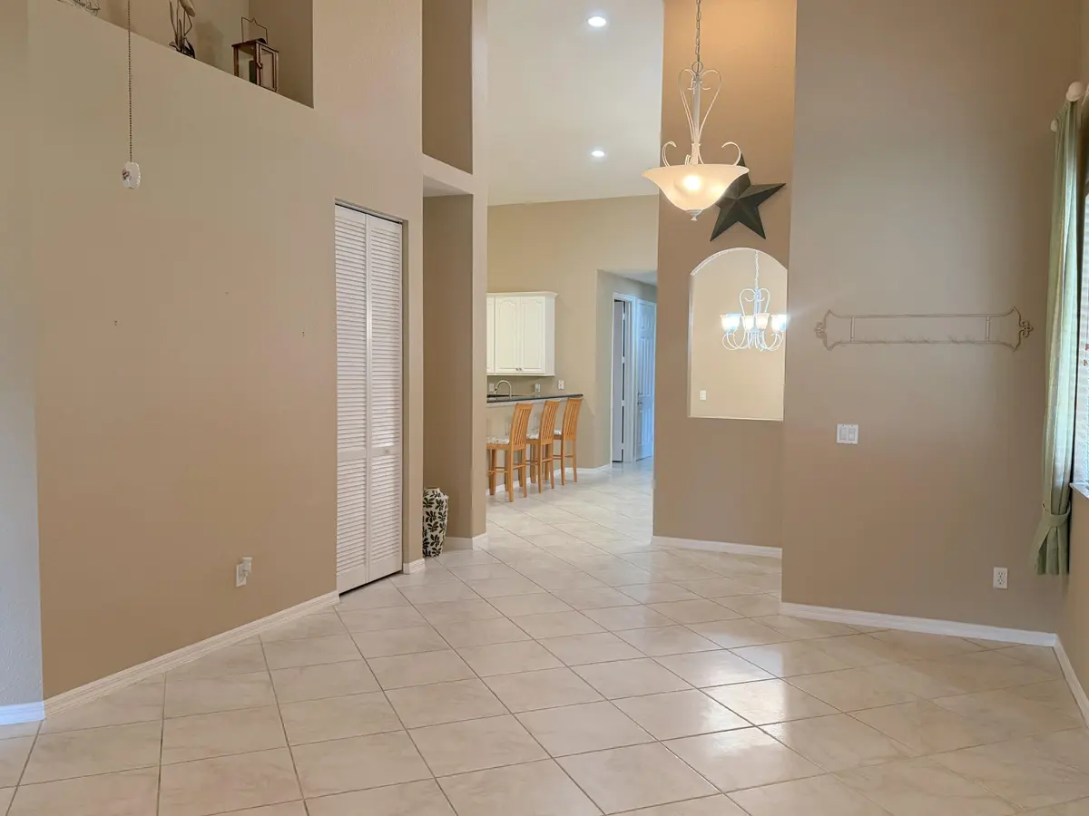 Dining Area at 6510 Oxford Circle 101, Vero Beach