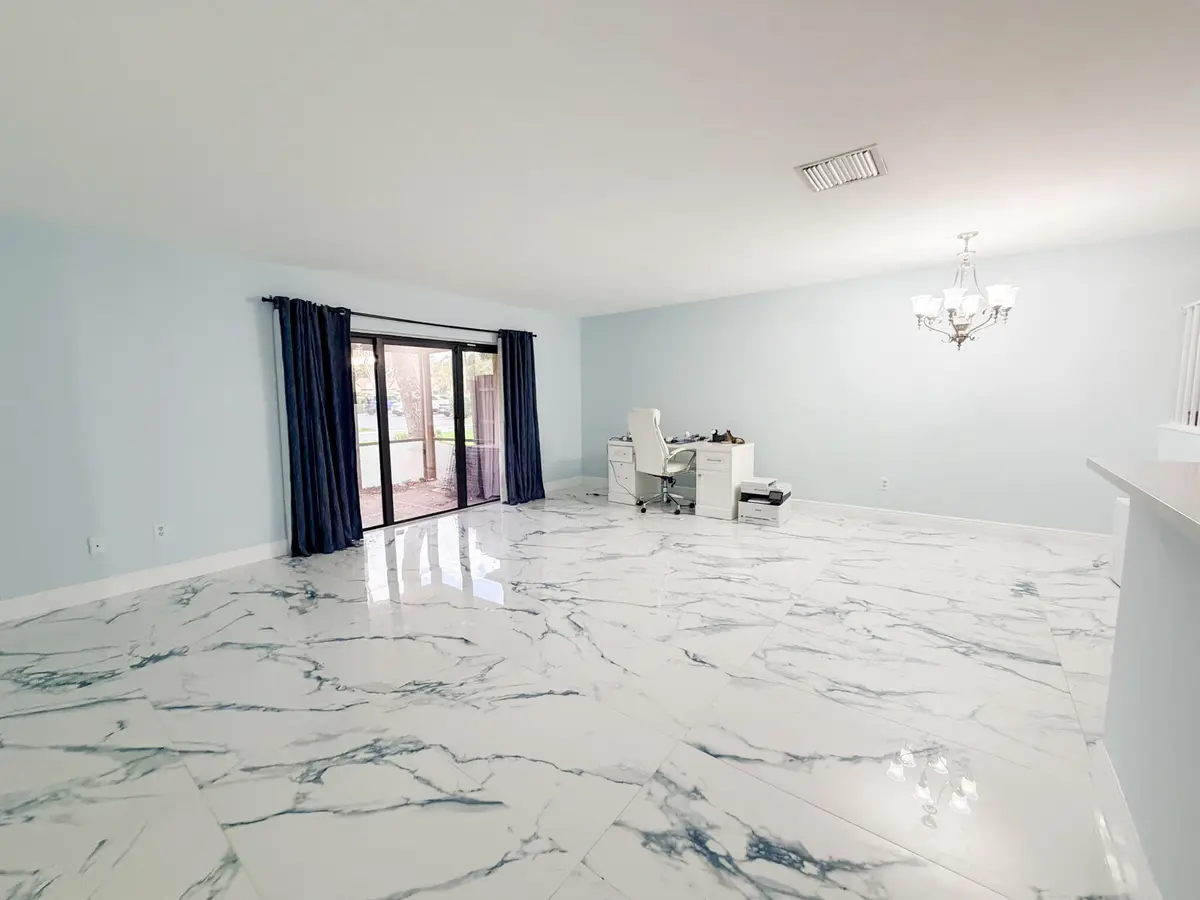 beyc69d8aacb591d3 at 21820 Cypress Circle 25c, Boca Raton