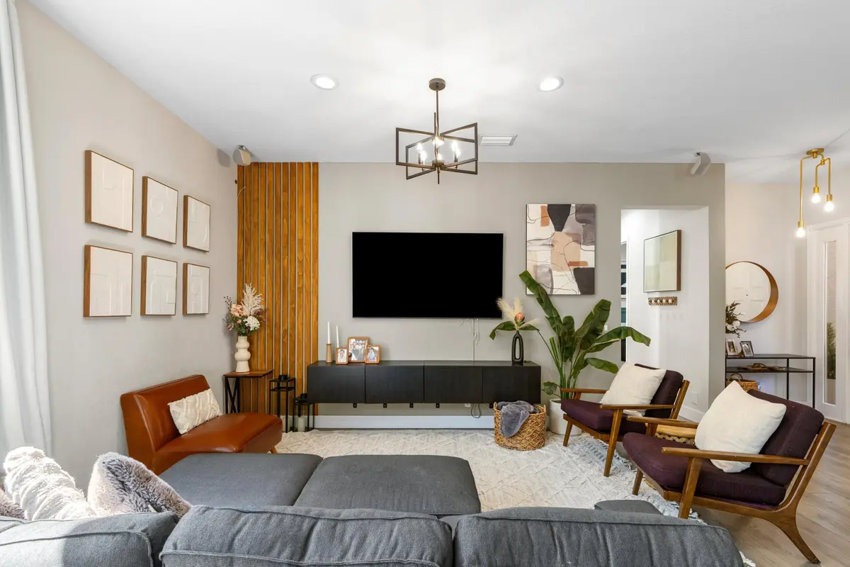 Inviting Family Room at 112 Isle Verde Way, Palm Beach Gardens