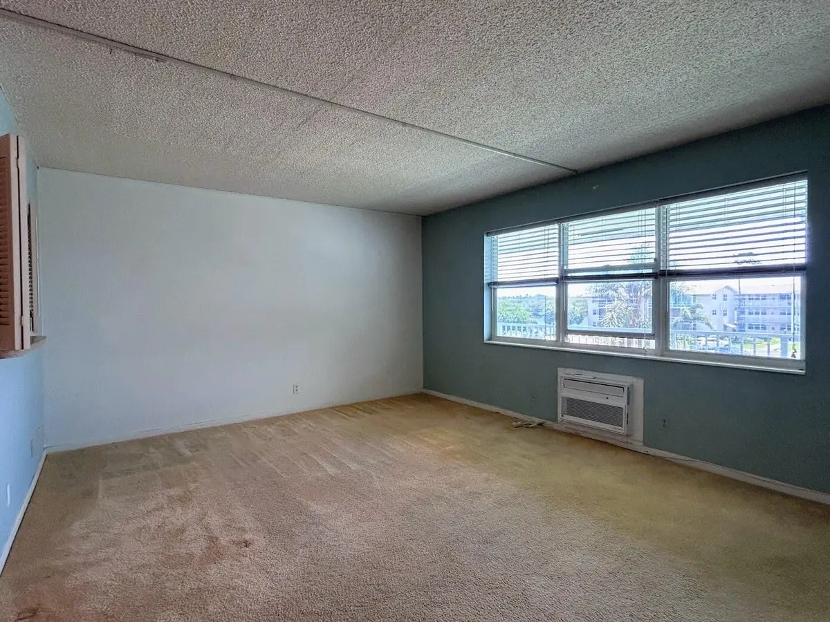 Living Room at 170 Horizons  302, Boynton Beach