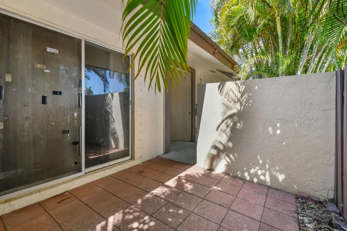 4KnightsbridgeLn(43) at 4 Knightsbridge Lane, Boynton Beach