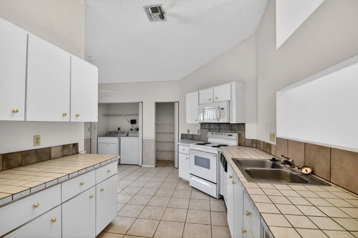 13-web-or-mls-DSC_8646 at 9 Corrie Place, Boynton Beach