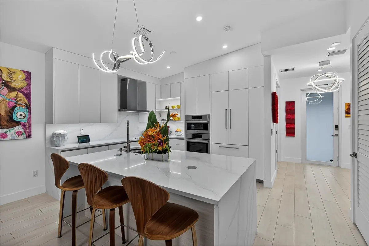 Photo 3 at 21 NE 25th Street, Wilton Manors