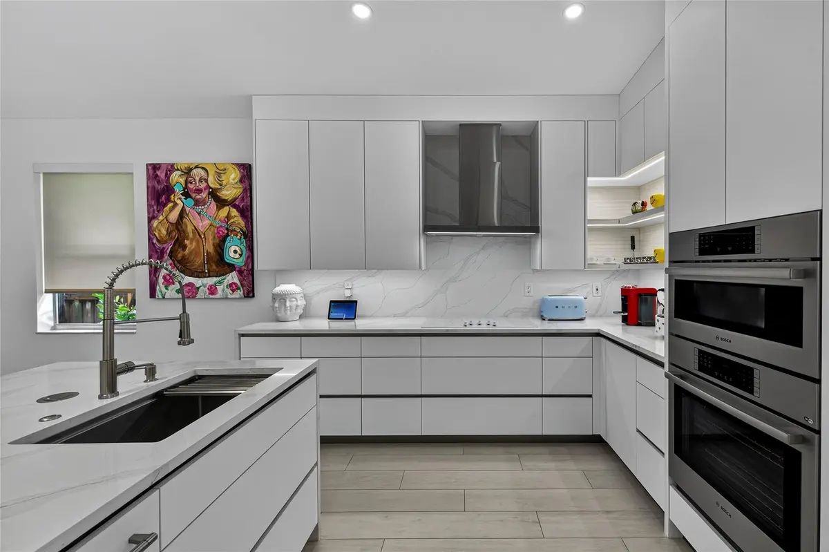 Photo 6 at 21 NE 25th Street, Wilton Manors