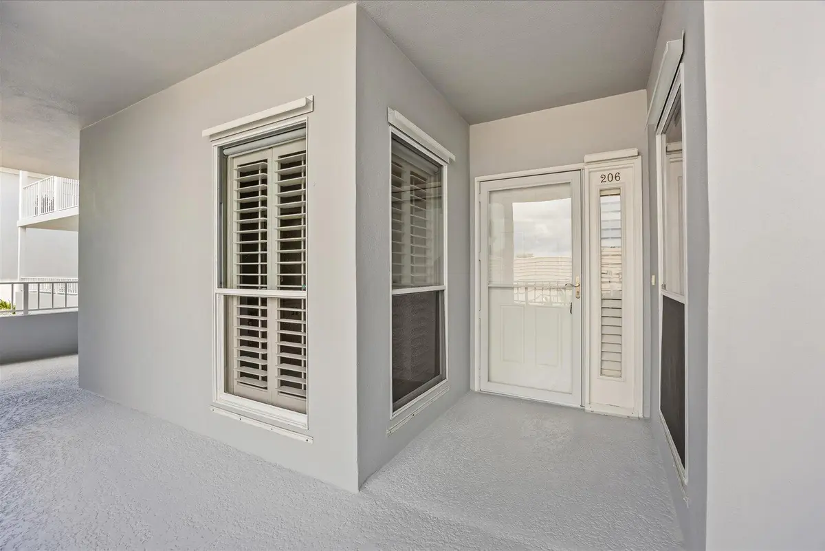 1903 Bay Road 206, Vero Beach, FL – photo 2