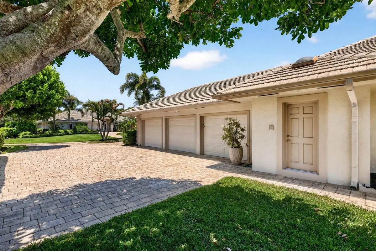 3 car garage at 6711 SE Barrington Drive, Stuart