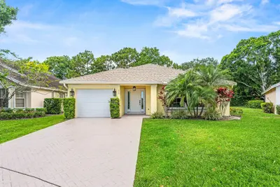 226 Moccasin Trail, Jupiter – sold
