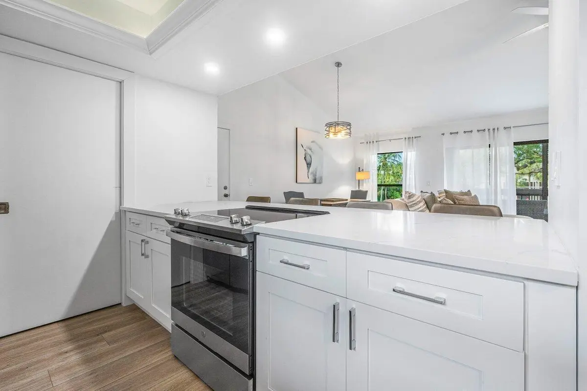 Kitchen at 11863 Wimbledon Circle 504, Wellington