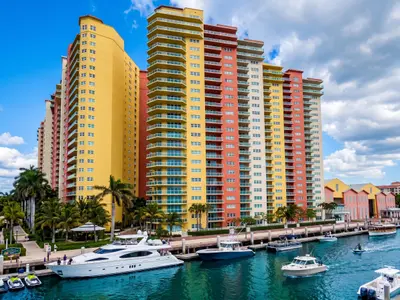 2640 Lake Shore Drive 309, Riviera Beach – Condominium for sale