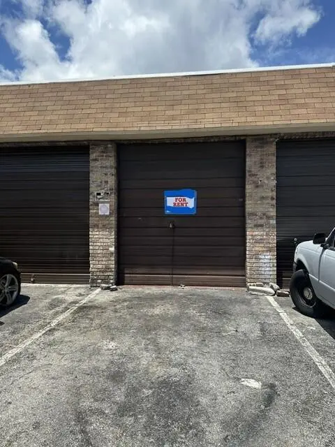 IMG_2435 at 4493 NW 8th  Avenue 3, Oakland Park
