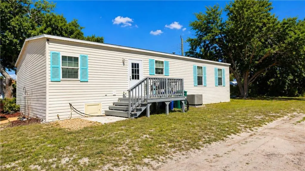 324 Valencia Street, Sebastian, FL – photo 1