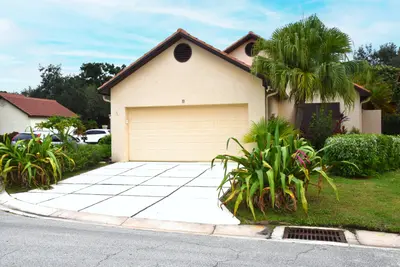 11 N Ironwood Way Way, Palm Beach Gardens – Single Family Residence for rent